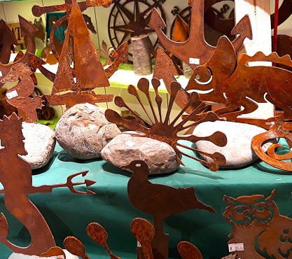 Figuren auf Stein