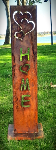 Schild Home O= Herzen mit Herzen