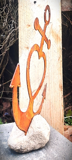 Anker, Glaube, Liebe, Hoffnung ( Astra-Anker) M auf Stein