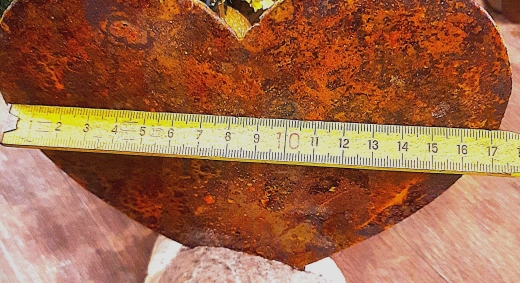 Herz groß auf Stein