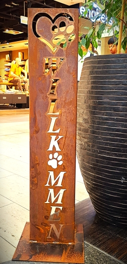 Schild Willkommen, O=Pfote, Pfote im Herz