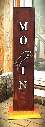 Schild Moin, Springpferd im Moin