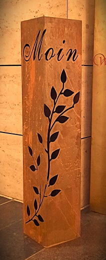 Säule Moin Blumenranke