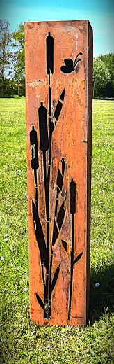 Säule Moin Moin, Schilfgras