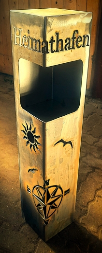 Säule Heimathafen Windrose, Sonne, Öffnung