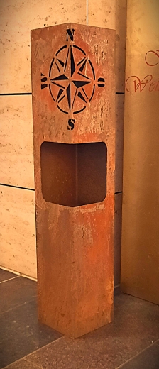 Säule Windrose, Öffnung