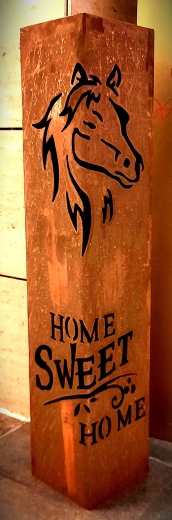 Säule Pferdekopf, Home Sweet Home