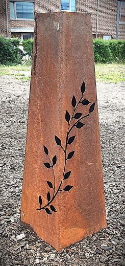 Pyramide Blumenranke