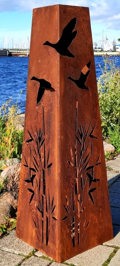 Pyramide Fluggänse Schilf