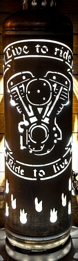 Feuerstelle V- Motor, Totenkopf, Live to ride, Ride to Live