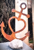 Anker, Glaube, Liebe, Hoffnung ( Astra-Anker) L auf Stein