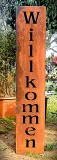Säule Willkommen