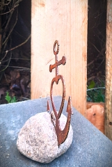 Anker, Glaube, Liebe, Hoffnung ( Astra-Anker) XS auf Stein