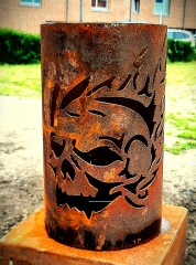 Windlicht Totenkopf in Flammen